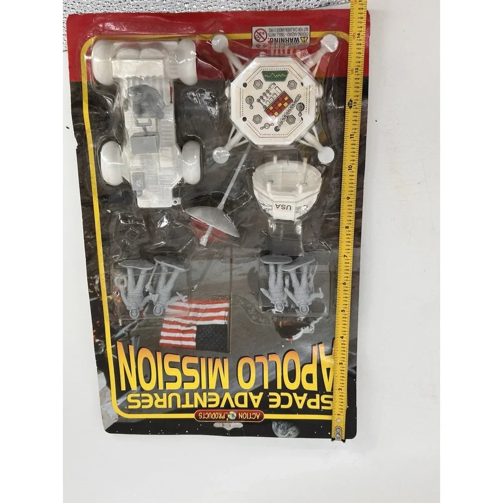 1998 Action Products Space Adventures Apollo Mission Astronaut Rover Toy Set